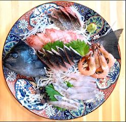 お客様が選ばれたお魚で造った特注の活け造り